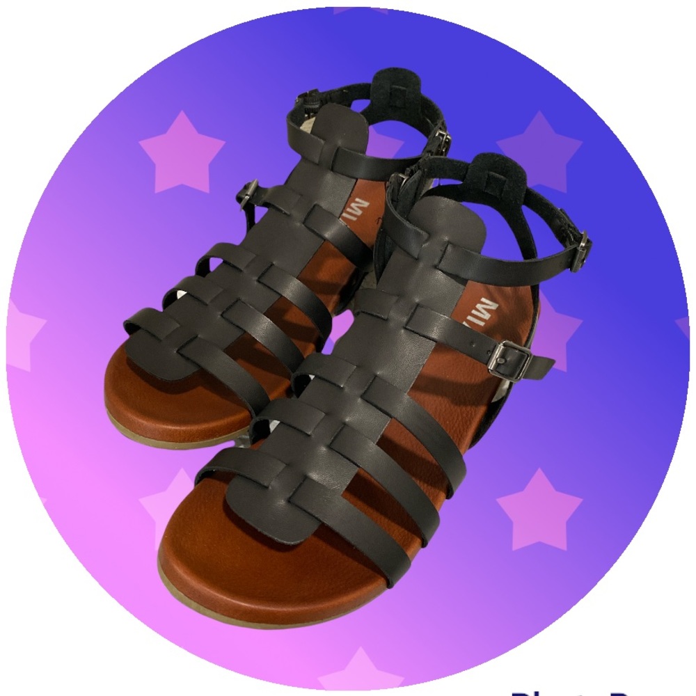 MIA gladiator style black sandals sz 8